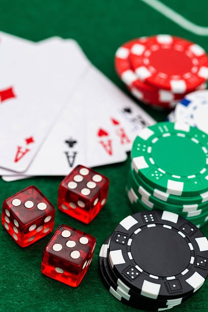 Live dealer hosting Teen Patti table on manis69 login